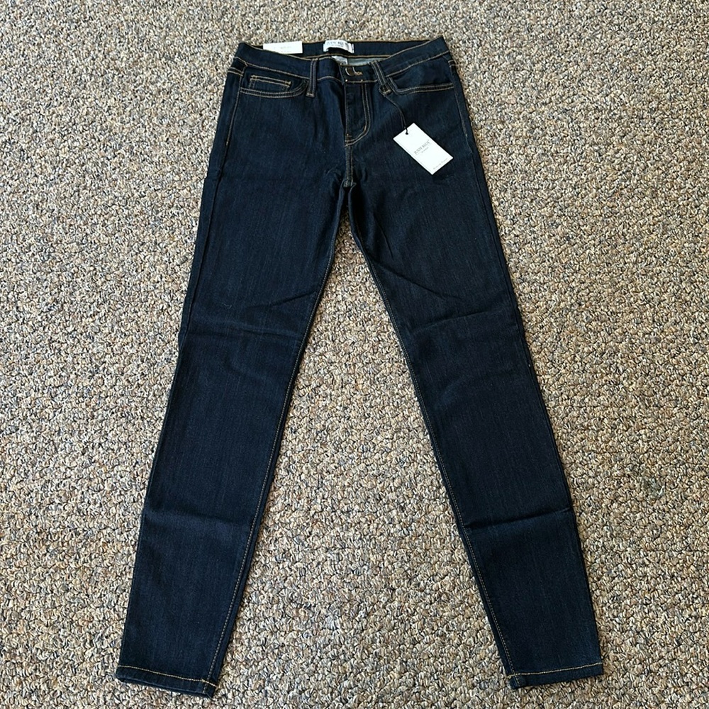 Judy Blue dark wash skinny jeans. NWT